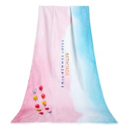 Hoe pak je je strandhanddoeken in tijdens het reizen en voorkom je dat zand blijft plakken?